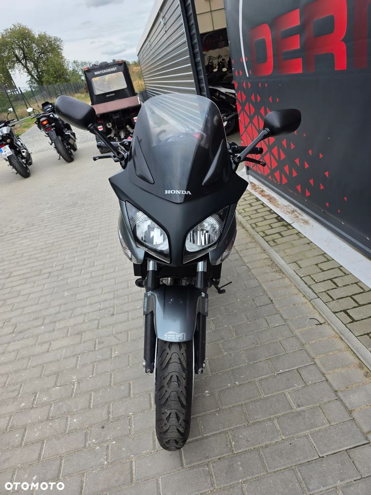 Honda CBF - 28