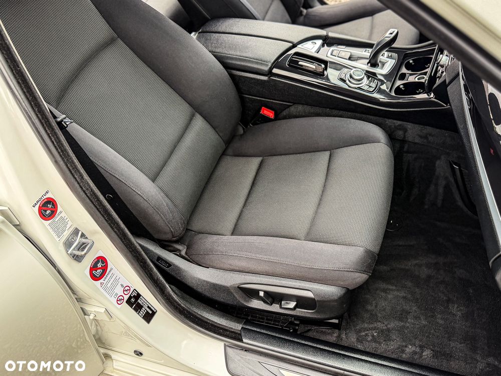 BMW Seria 5 518d Luxury Line - 22