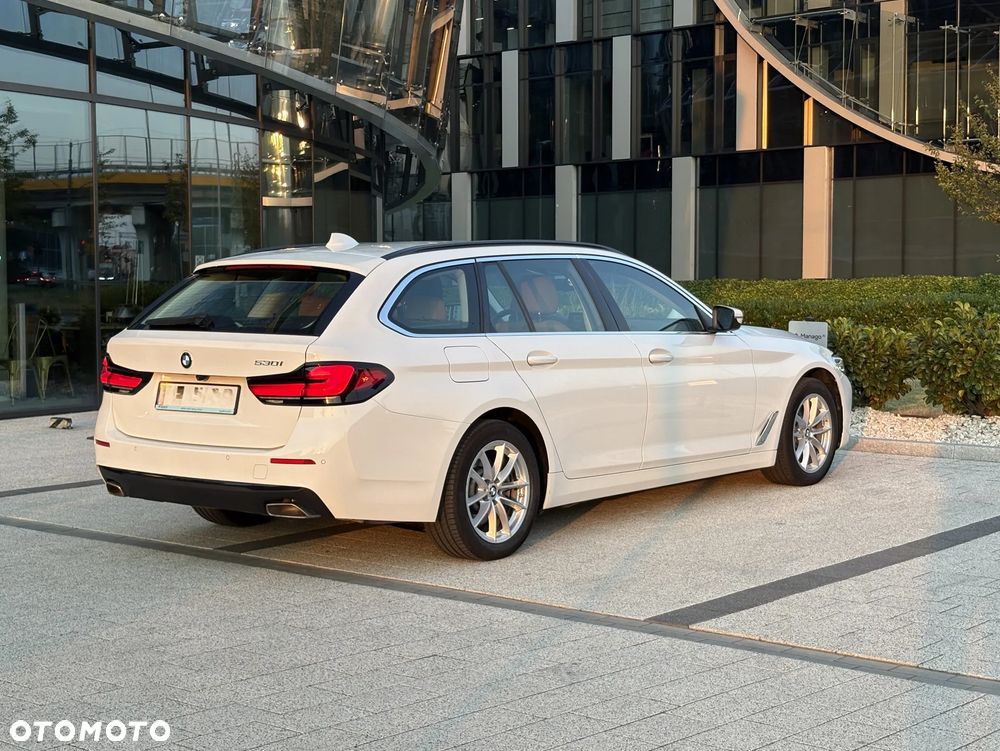 BMW Seria 5 530i mHEV Luxury Line sport - 11