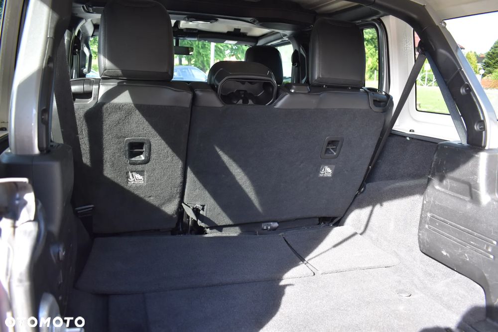 Jeep Wrangler 3.6 Unlim Sahara - 16