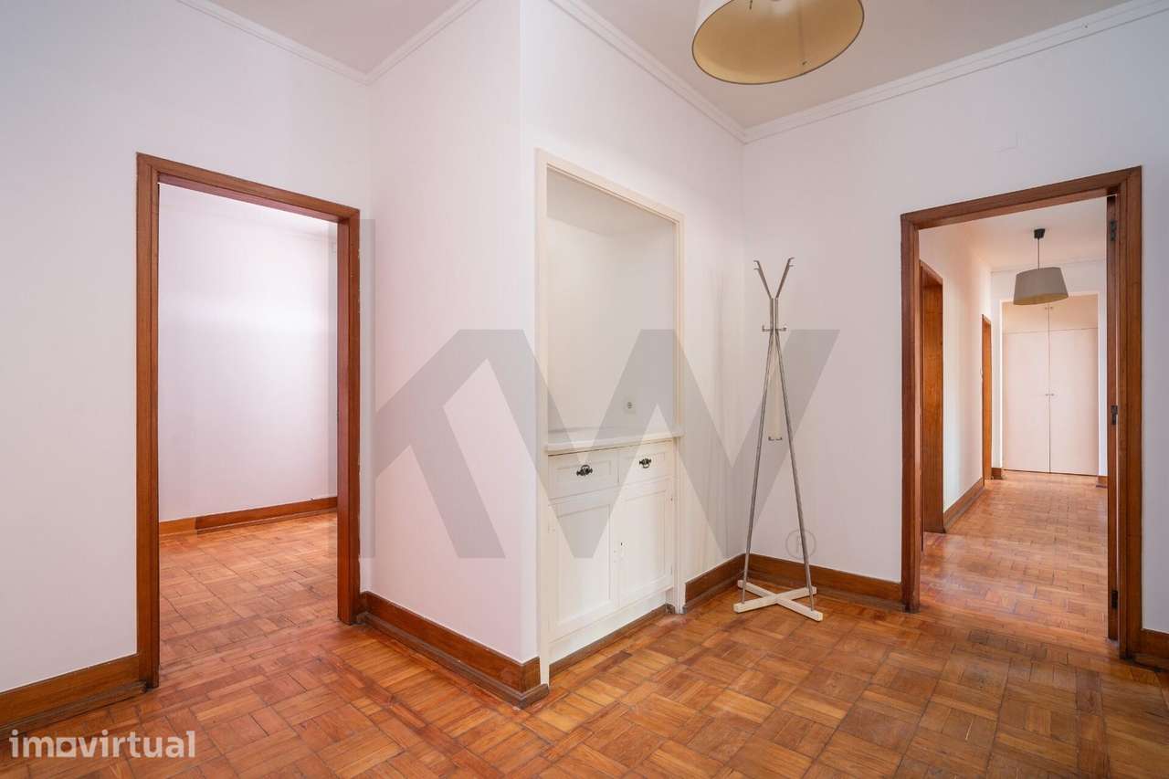T8 com 190m2 + Piso adicional | Áreas Generosas | 2 Garagens | Coimbra - Grande imagem: 5/34