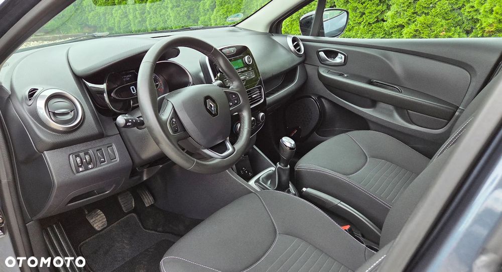Renault Clio 1.2 16V 75 Limited - 19