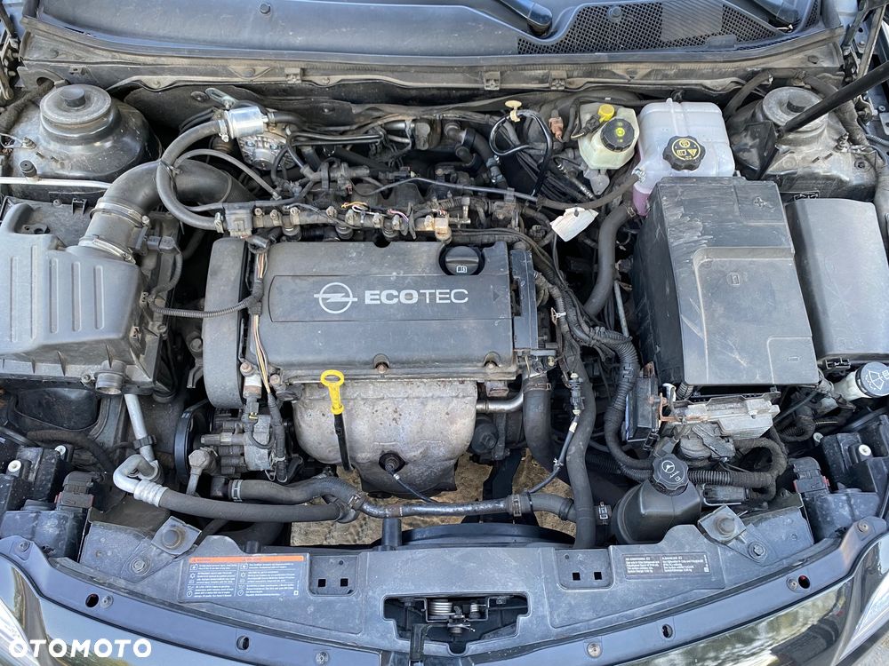 Opel Insignia 1.8 - 9