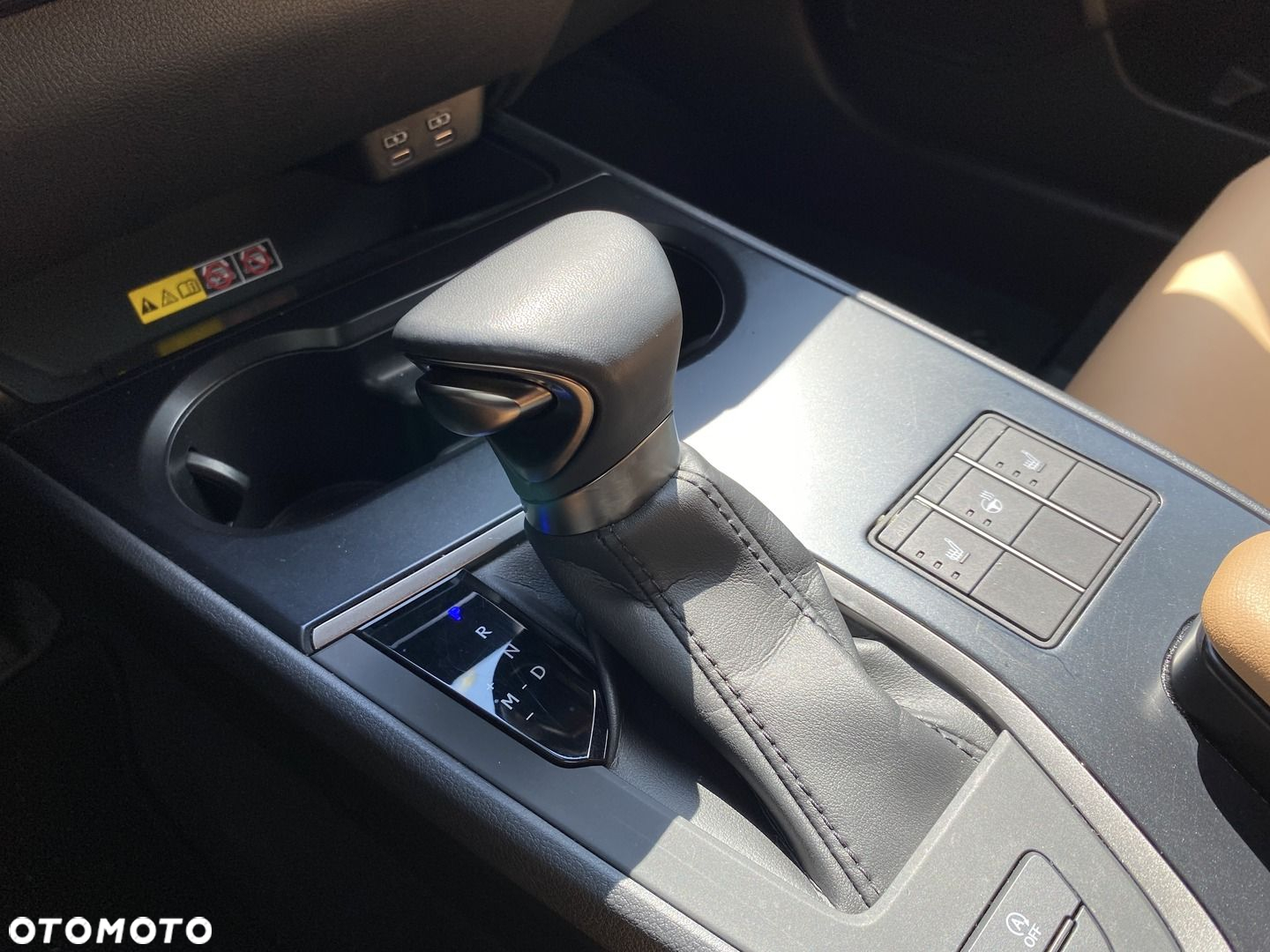 Lexus UX - 23