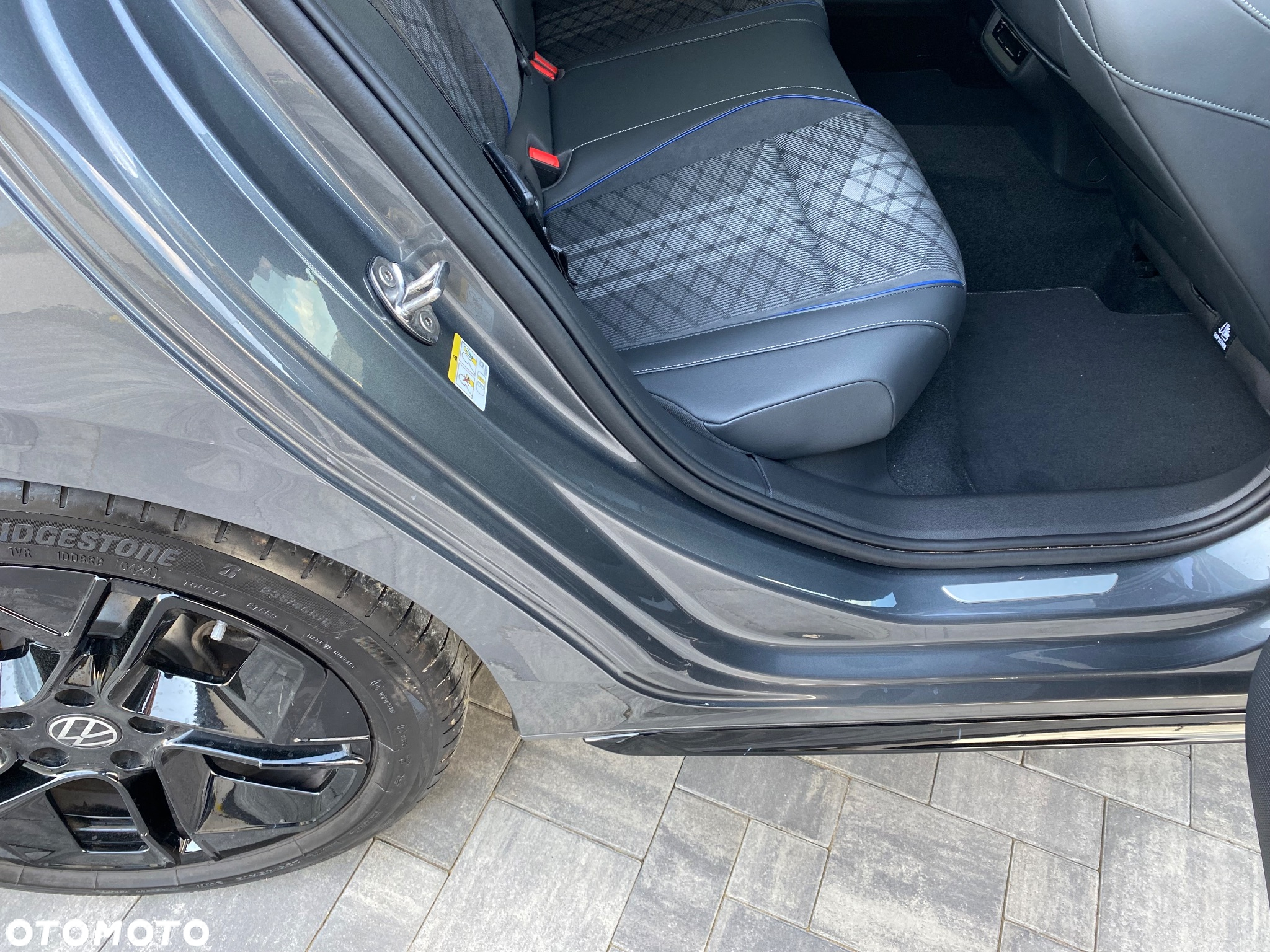 Volkswagen Passat Variant 2.0 TDI SCR DSG R-Line - 18