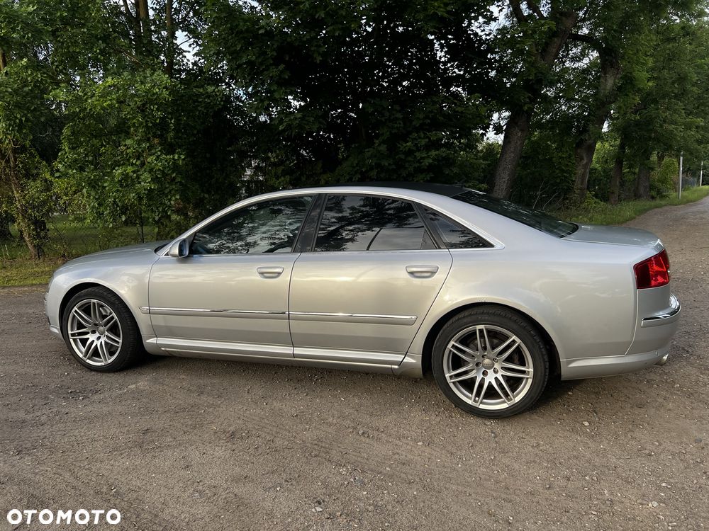Audi A8 - 8