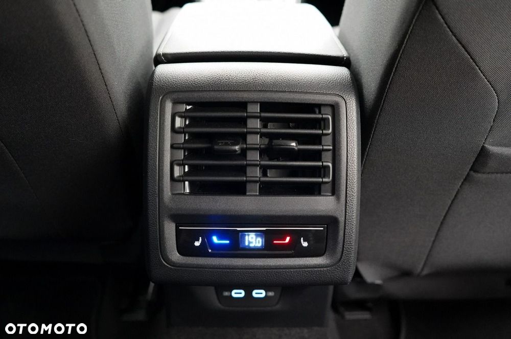 Volkswagen Golf - 27