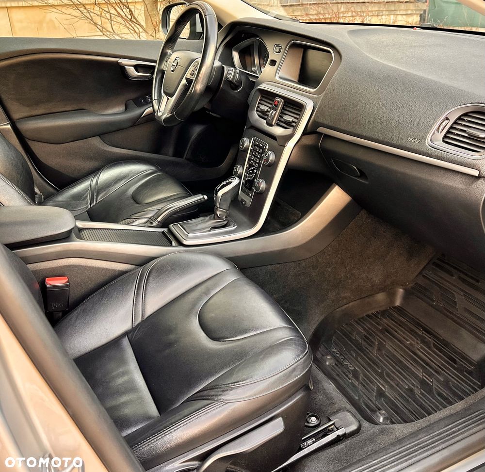 Volvo V40 D2 Geartronic Momentum - 9