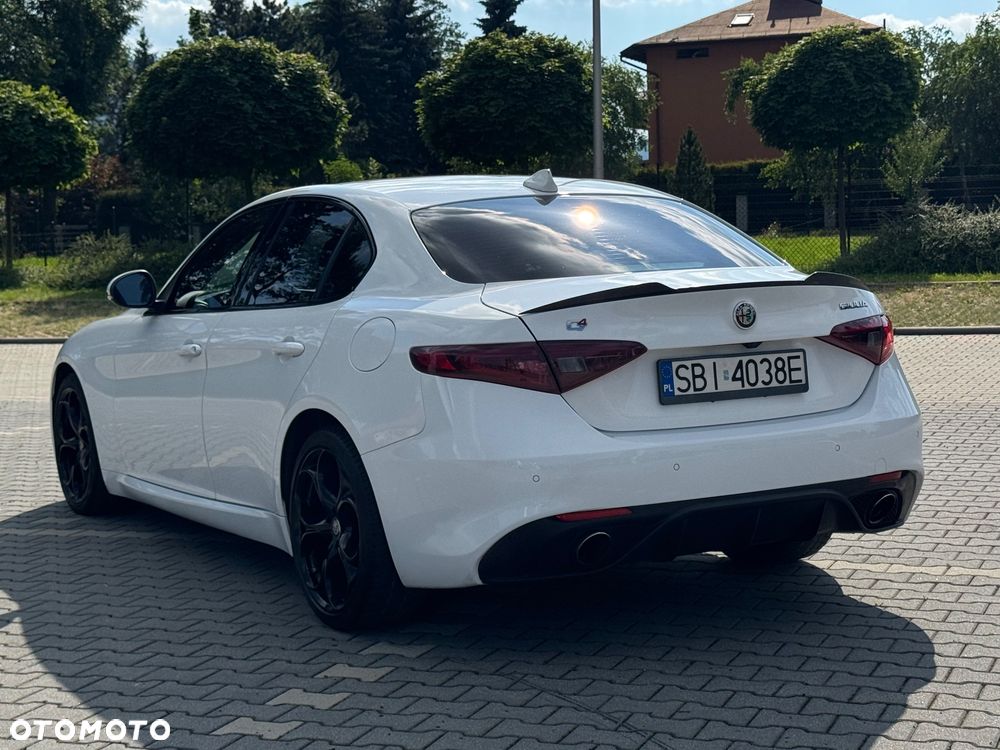 Alfa Romeo Giulia 2.0 Turbo Veloce TI Q4 - 11