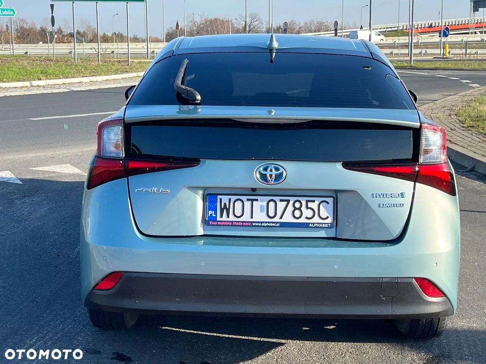 Toyota Prius Hybrid Executive - 16