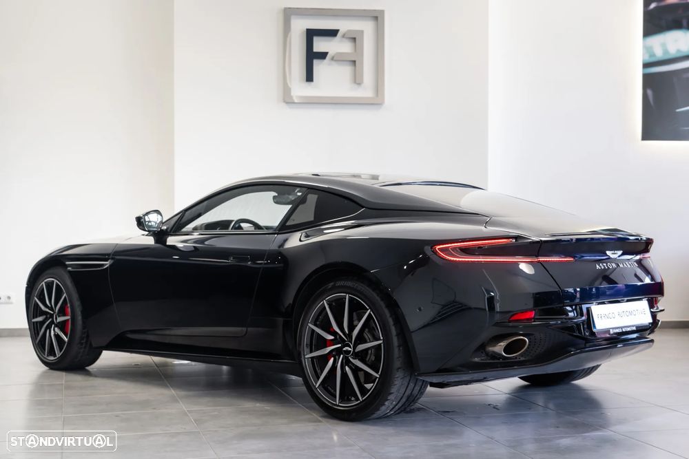 Aston Martin DB11 Coupé V8 Auto - 3