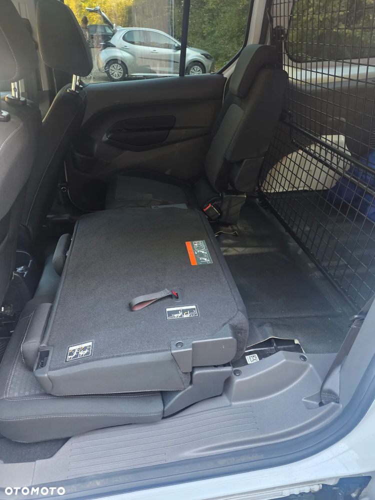 Ford Transit Connect - 11