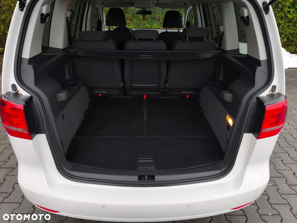 Volkswagen Touran - 26