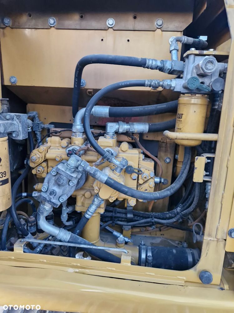 Caterpillar 319D - 8