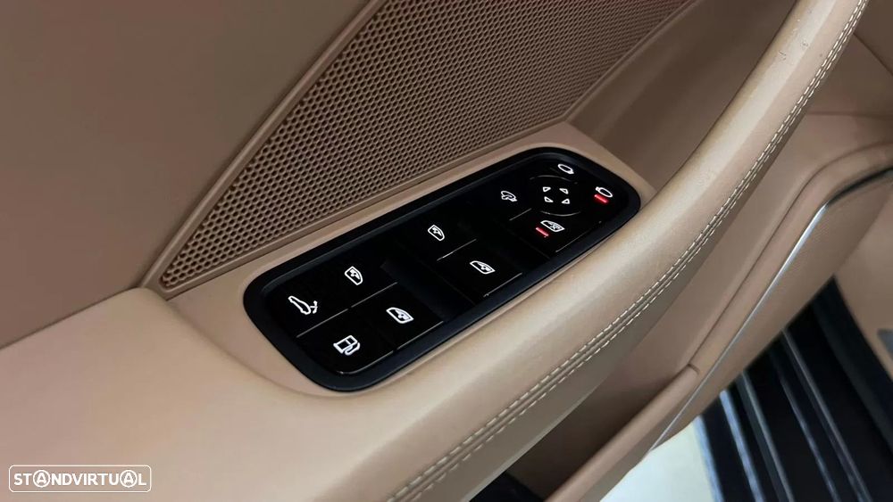 Porsche Panamera Sport Turismo 4 E-Hybrid Platinum Edition - 29