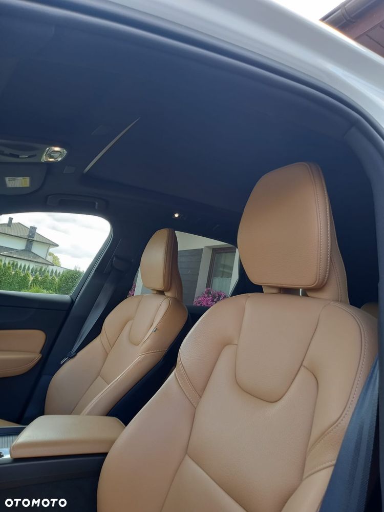 Volvo XC 60 T5 AWD Geartronic RDesign - 11