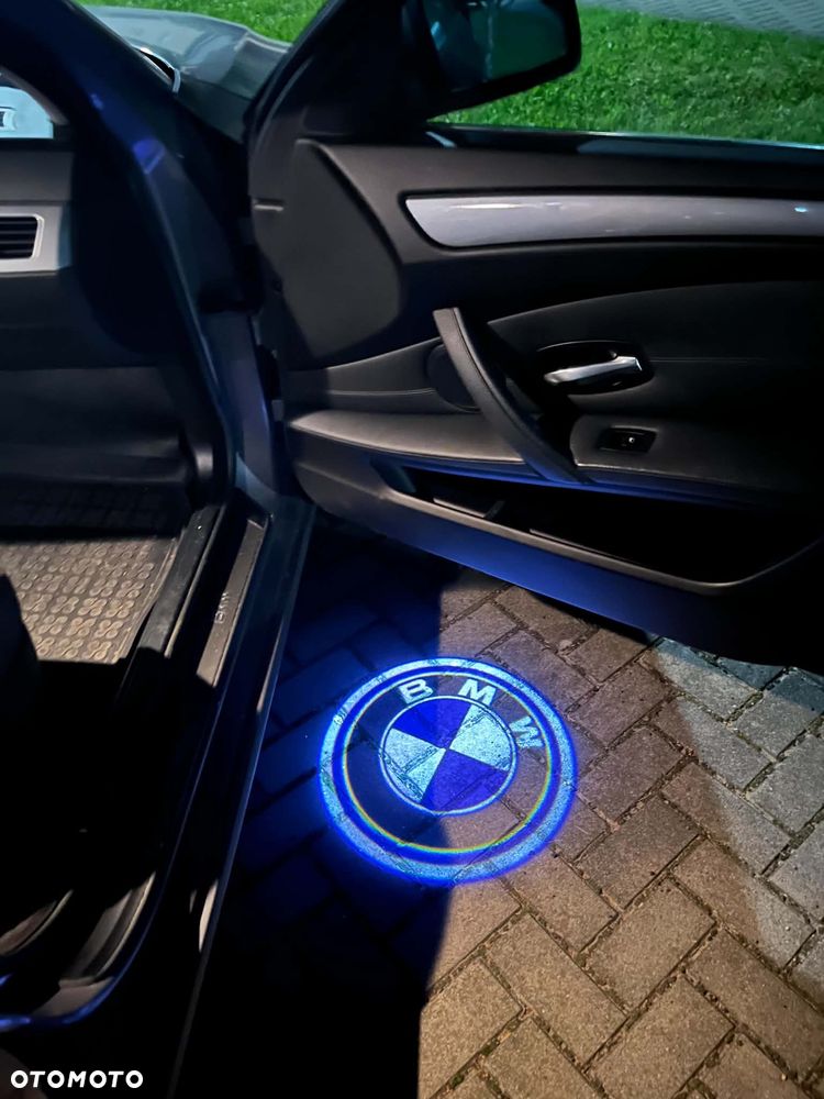 BMW Seria 5 523i - 24