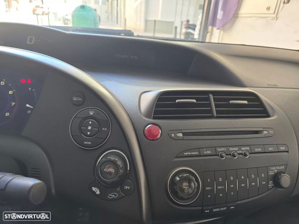 Honda Civic 1.4 i-VTEC Comfort - 16