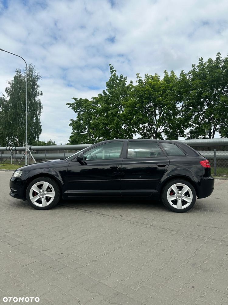 Audi A3 Sportback 1.6 TDI DPF Ambiente - 28