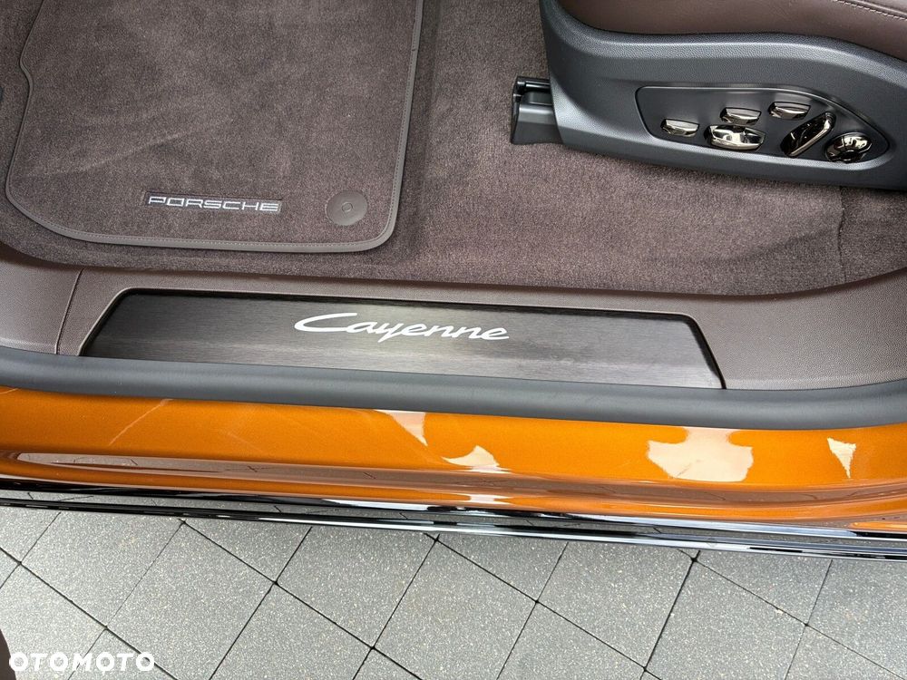 Porsche Cayenne - 17