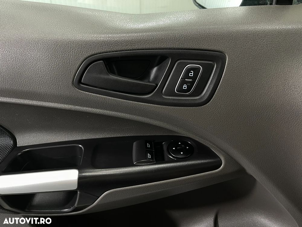 Ford Transit Connect - 15