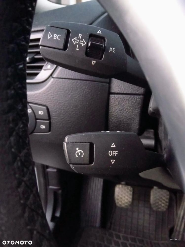 BMW X1 xDrive18d xLine - 12