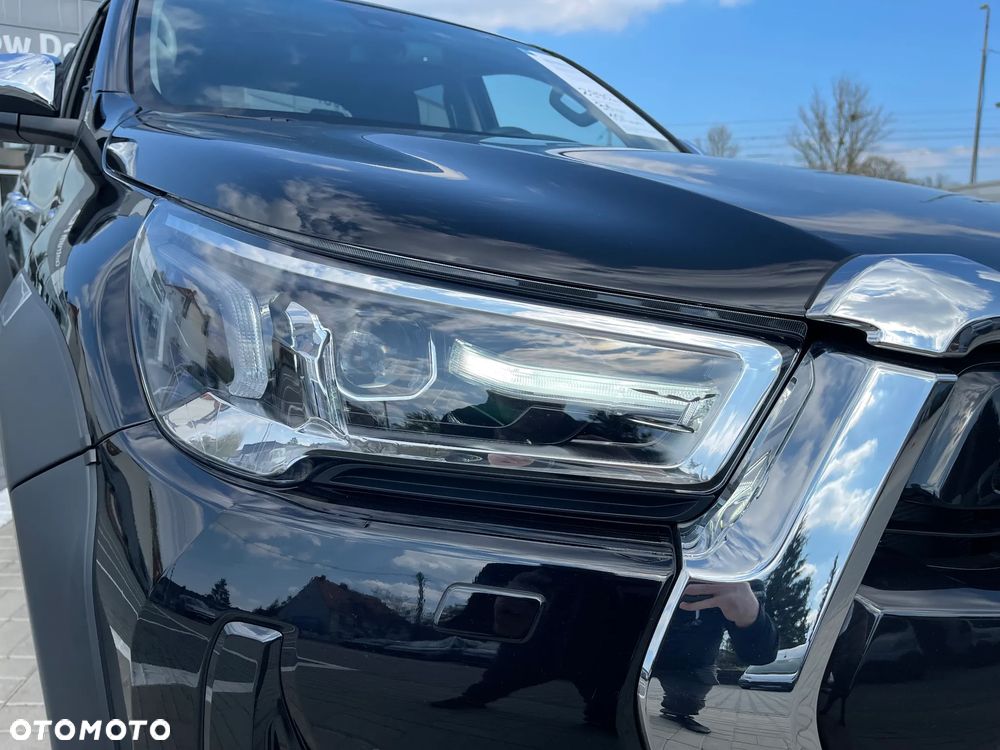 Toyota Hilux 2.8 D-4D Double Cab Invincible Sport 4x4 - 5