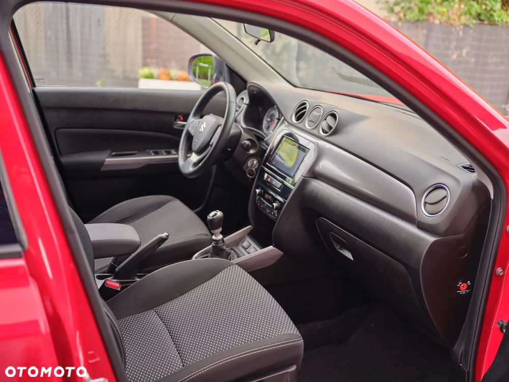 Suzuki Vitara 1.4 Boosterjet SHVS Premium 2WD - 23