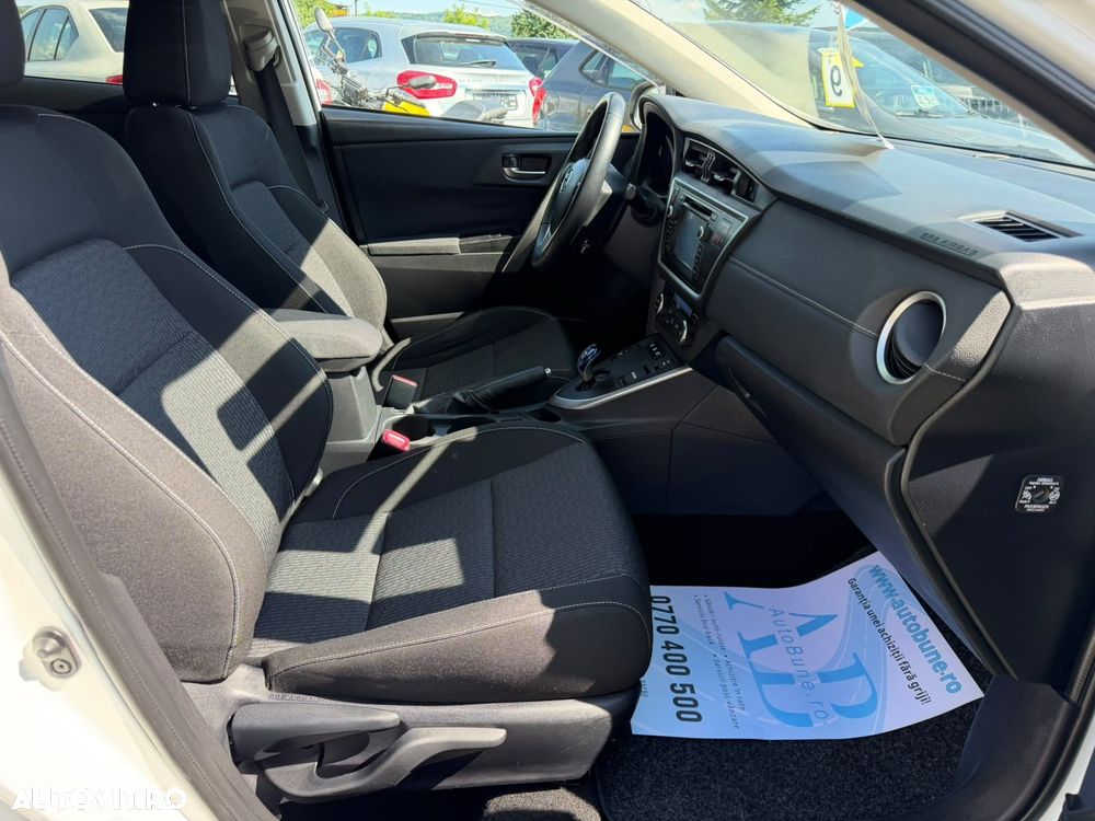Toyota Auris - 16