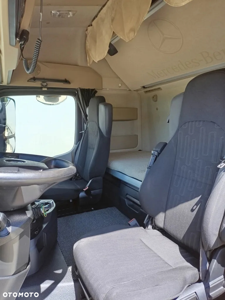 Mercedes-Benz Actros 1845 StreamSpace Low Deck Mega - 11