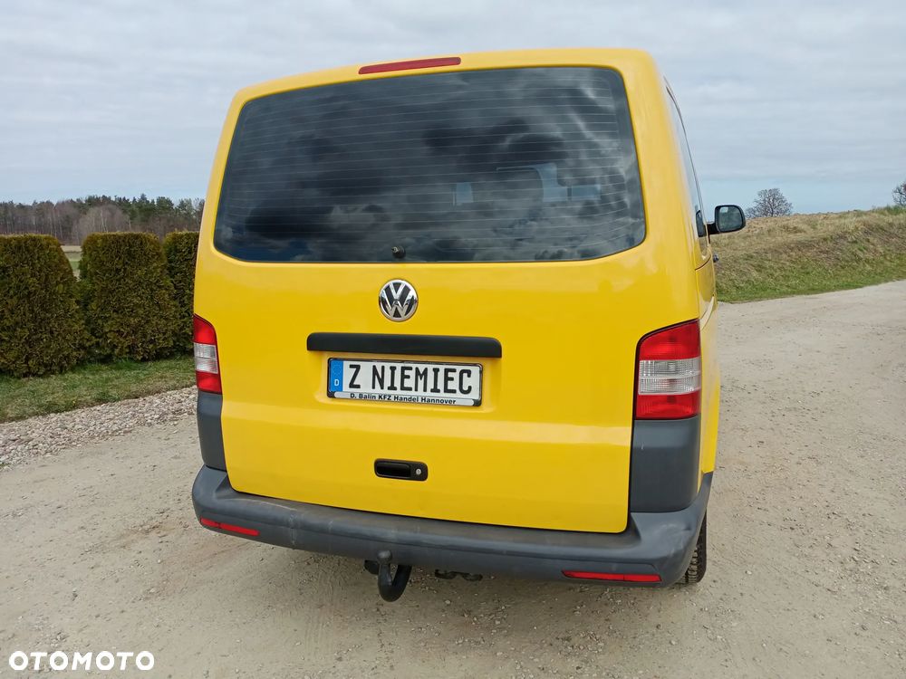 Volkswagen T5 LIFT 9 osobowy 2013r. 2.0 140 KM 6 bieg. serwis do końca doinwestowany klima  tempomat  vebasto isofix - 13