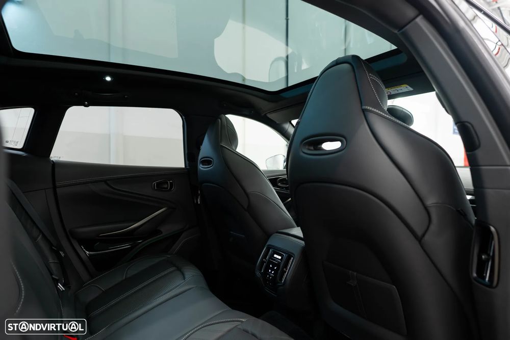 Aston Martin DBX 707 - 13