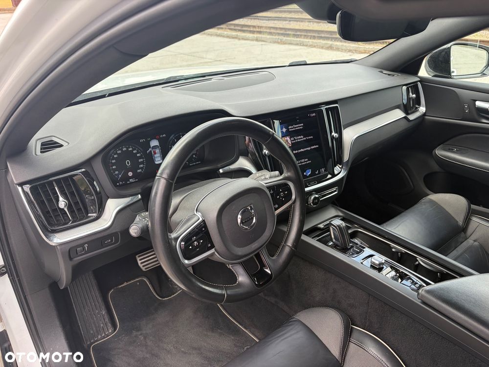 Volvo S60 B4 B R-Design - 17