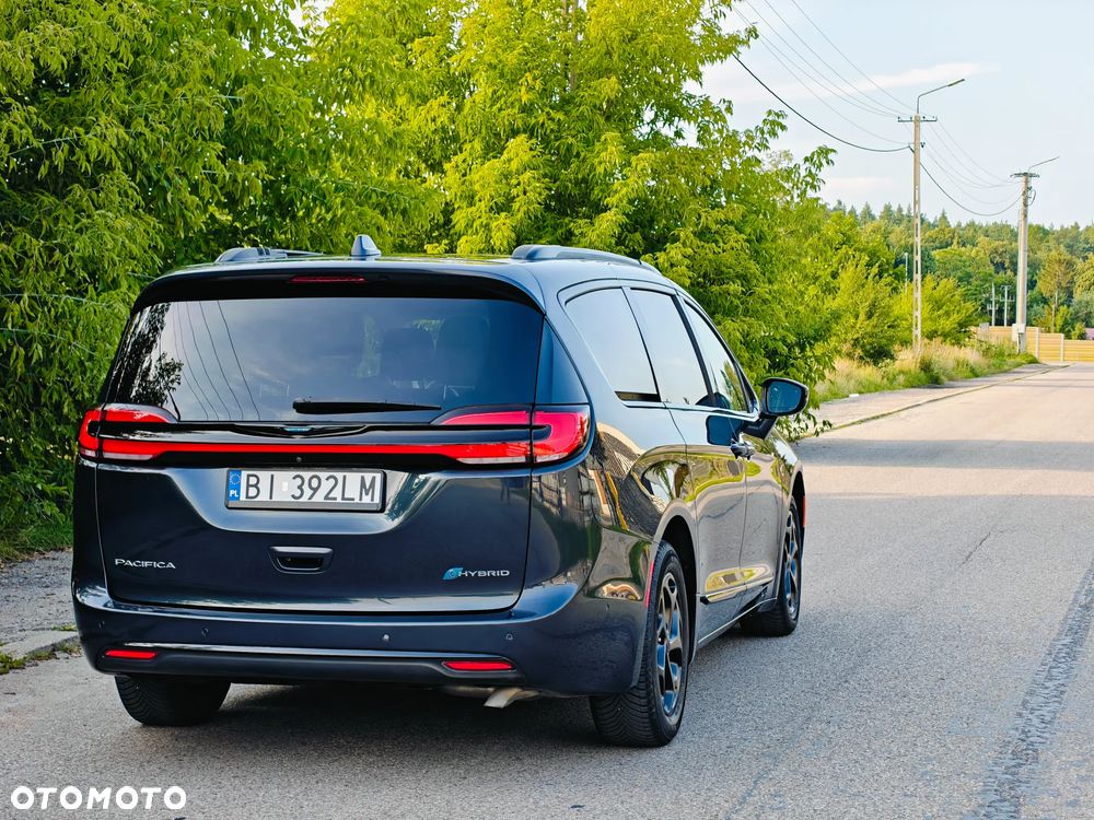 Chrysler Pacifica - 16