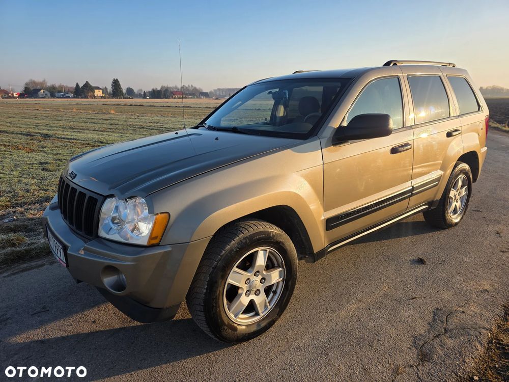 Jeep Grand Cherokee - 24