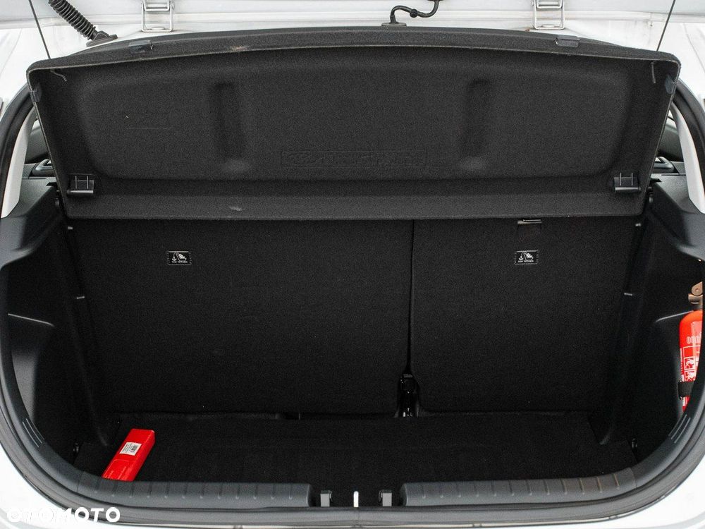 Hyundai i20 1.2 Pure - 21