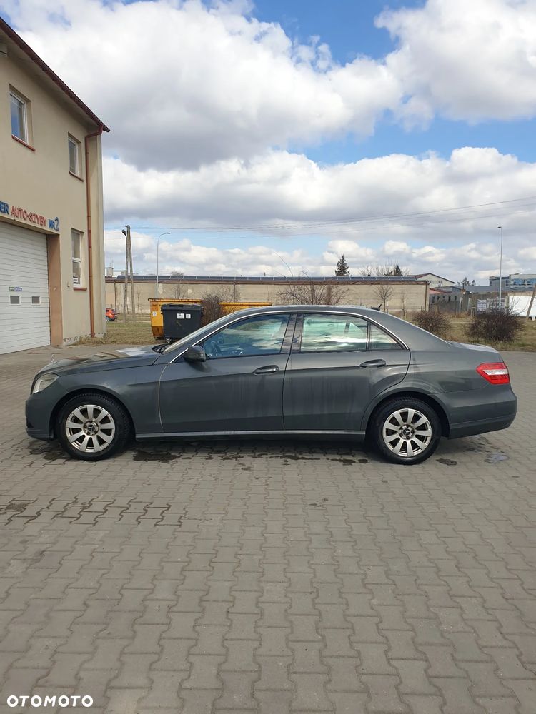 Mercedes-Benz Klasa E 200 CDI DPF BlueEFFICIENCY Automatik - 4