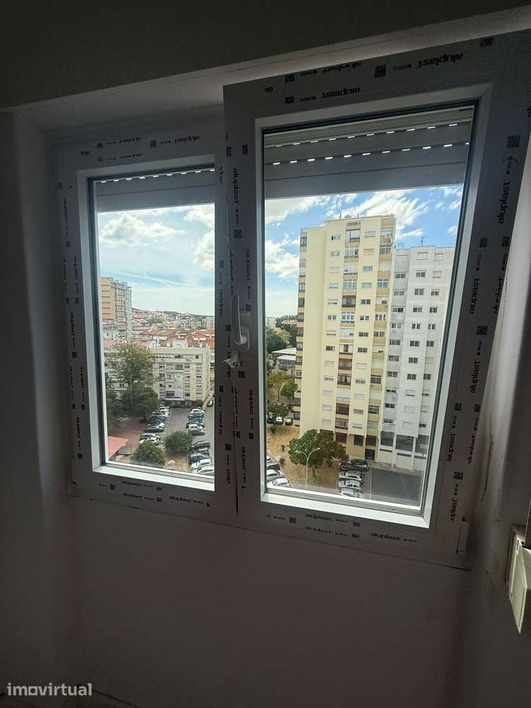 Apartamento T1 Remodelado - Grande imagem: 3/17