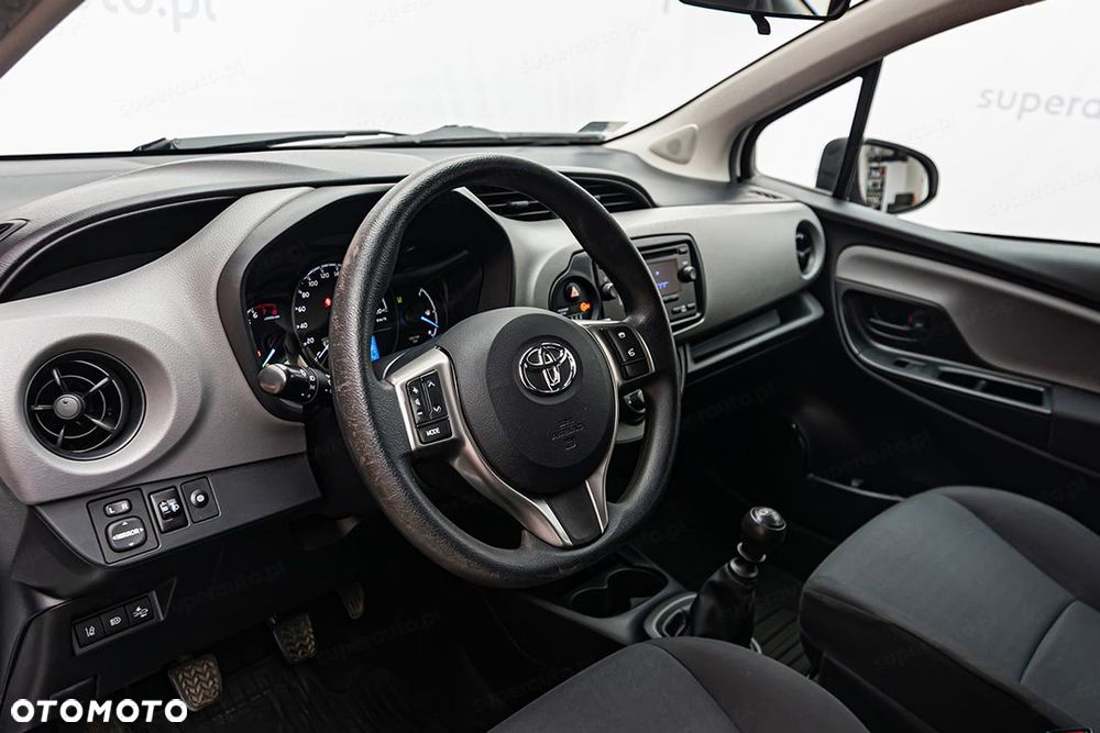 Toyota Yaris Active 1.5 111KM - 15