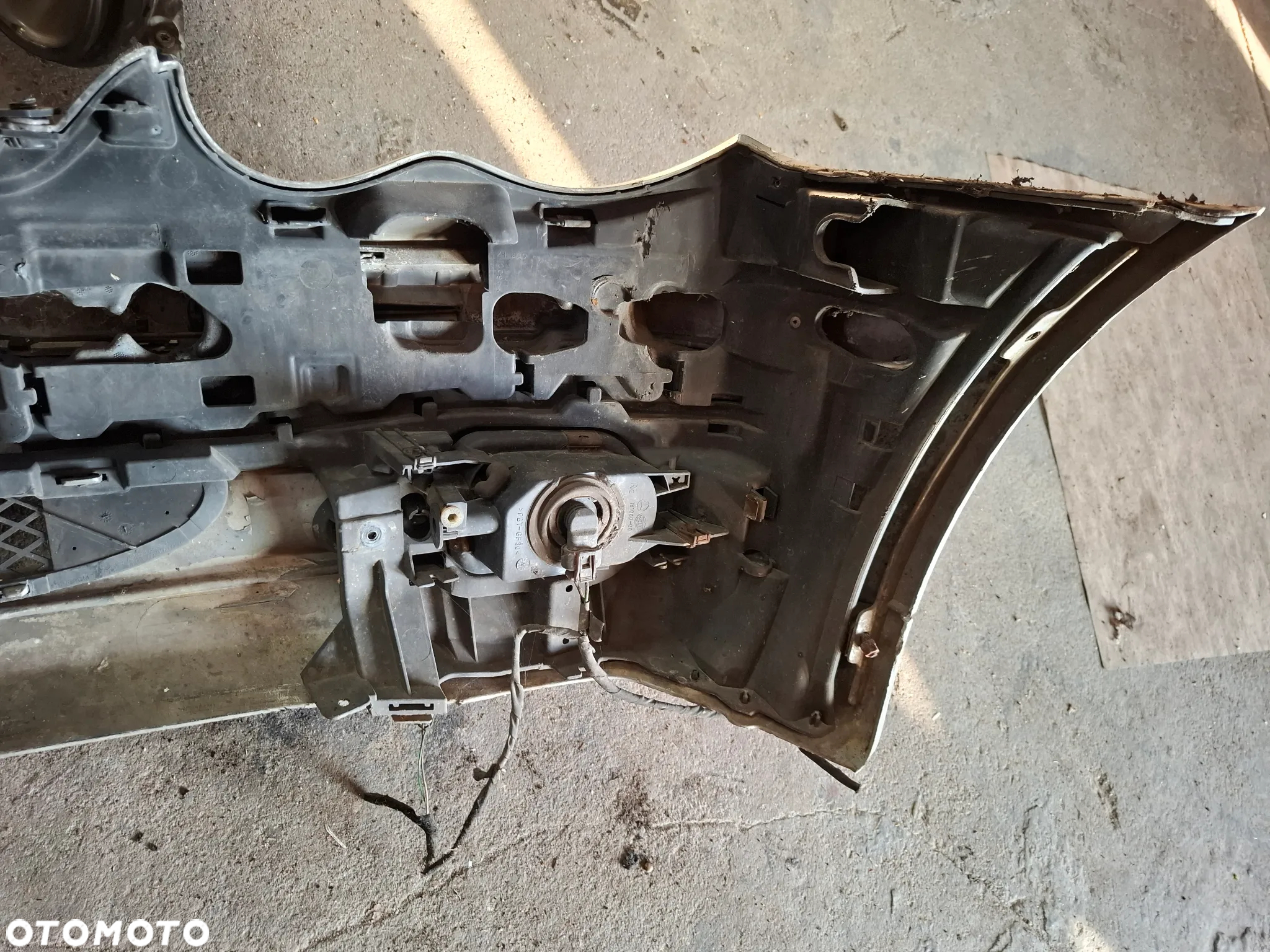 MERCEDES C KLASA W203 ZDERZAK PRZÓD PRZEDNI KOMPLETNY SREBRNY - 5