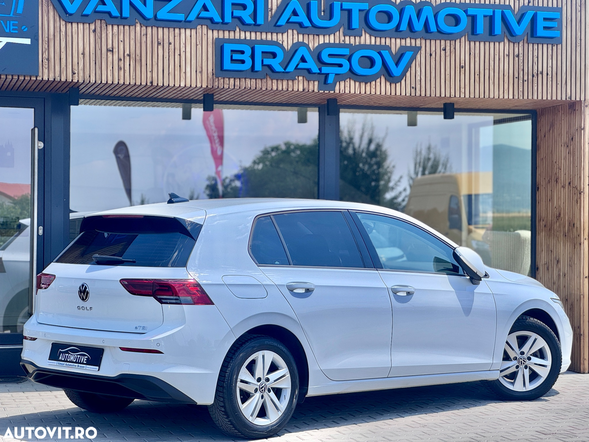 Volkswagen Golf 1.5 eTSI ACT DSG MHEV Style - 4