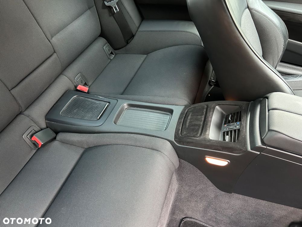 BMW Seria 3 320i M Sport Edition - 32