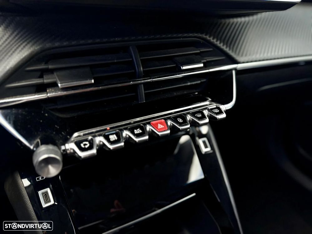 Peugeot 2008 1.2 PureTech Allure Pack - 23