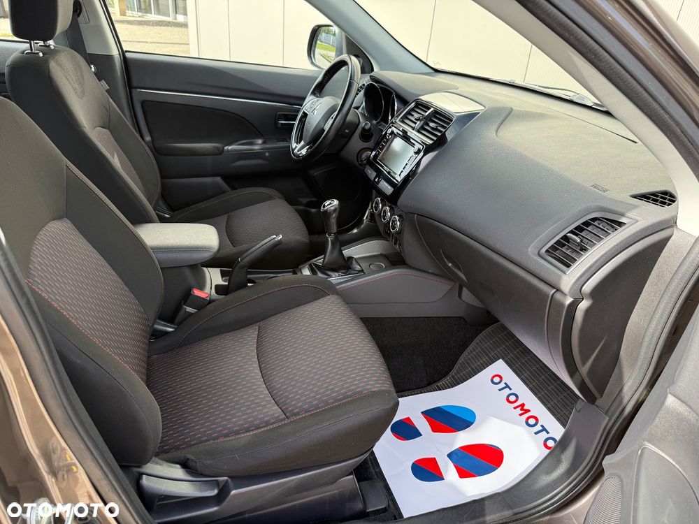 Mitsubishi ASX - 16