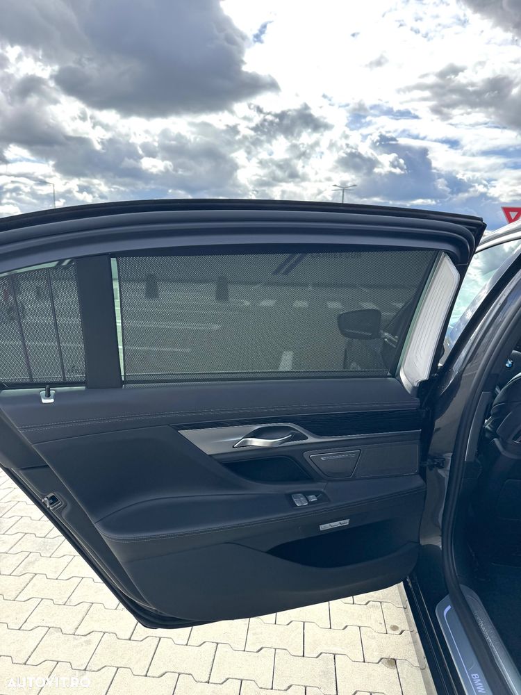 BMW Seria 7 730Ld xDrive - 18