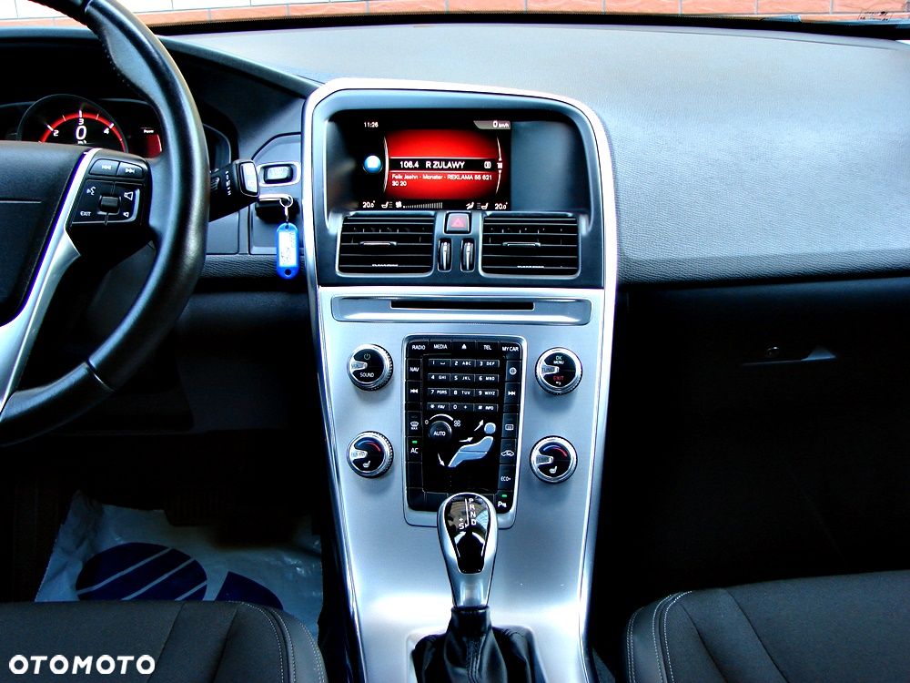 Volvo XC 60 D4 Geartronic Momentum Pro - 24