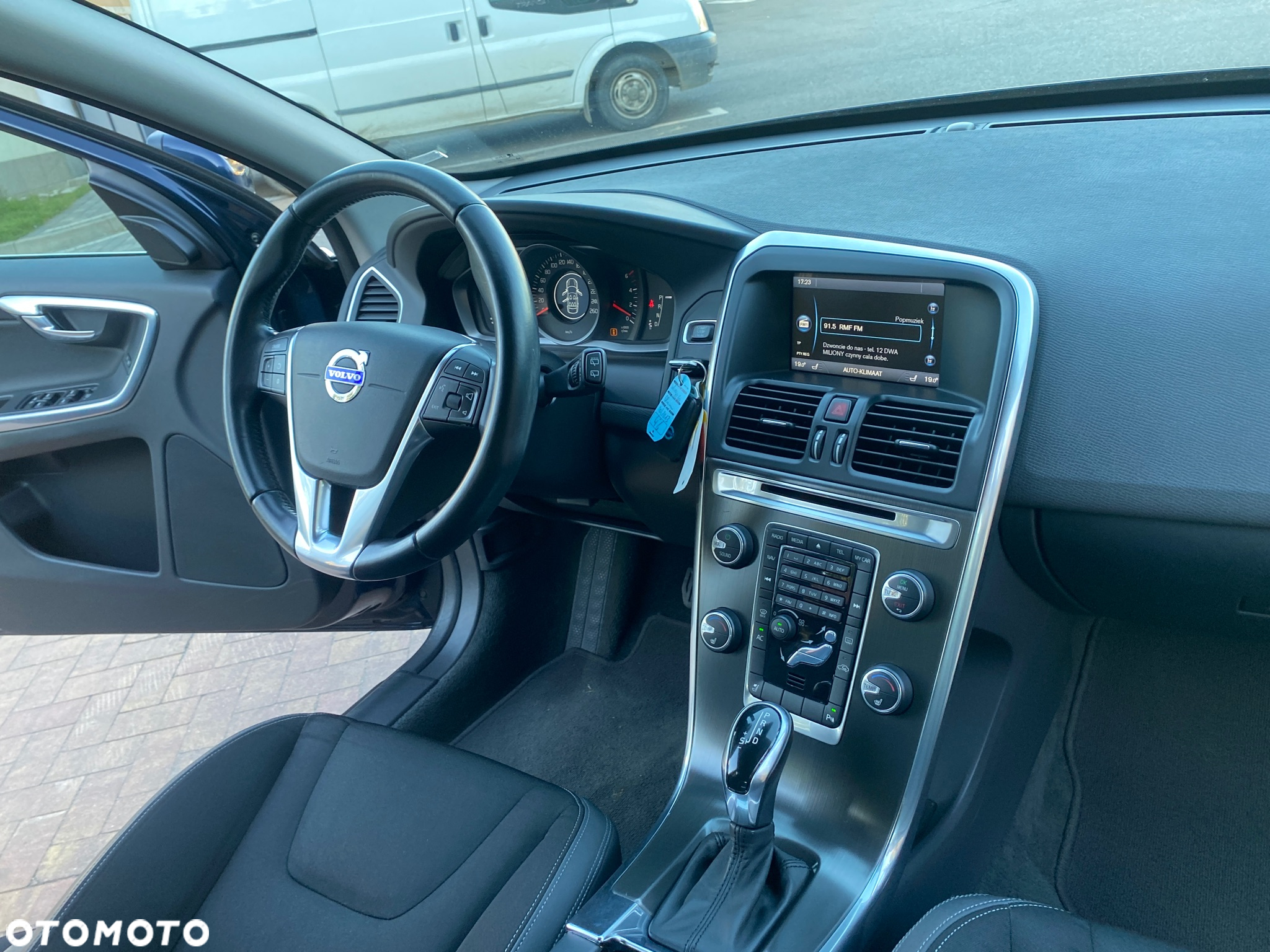 Volvo XC 60 D4 Geartronic Momentum - 32