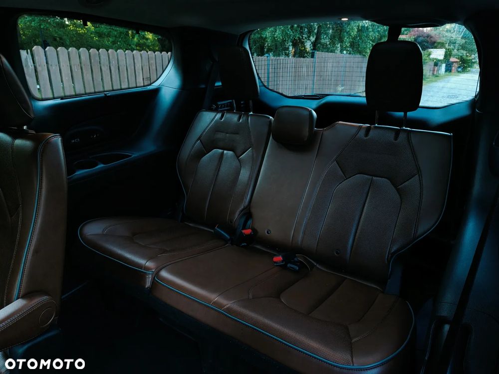 Chrysler Pacifica - 11
