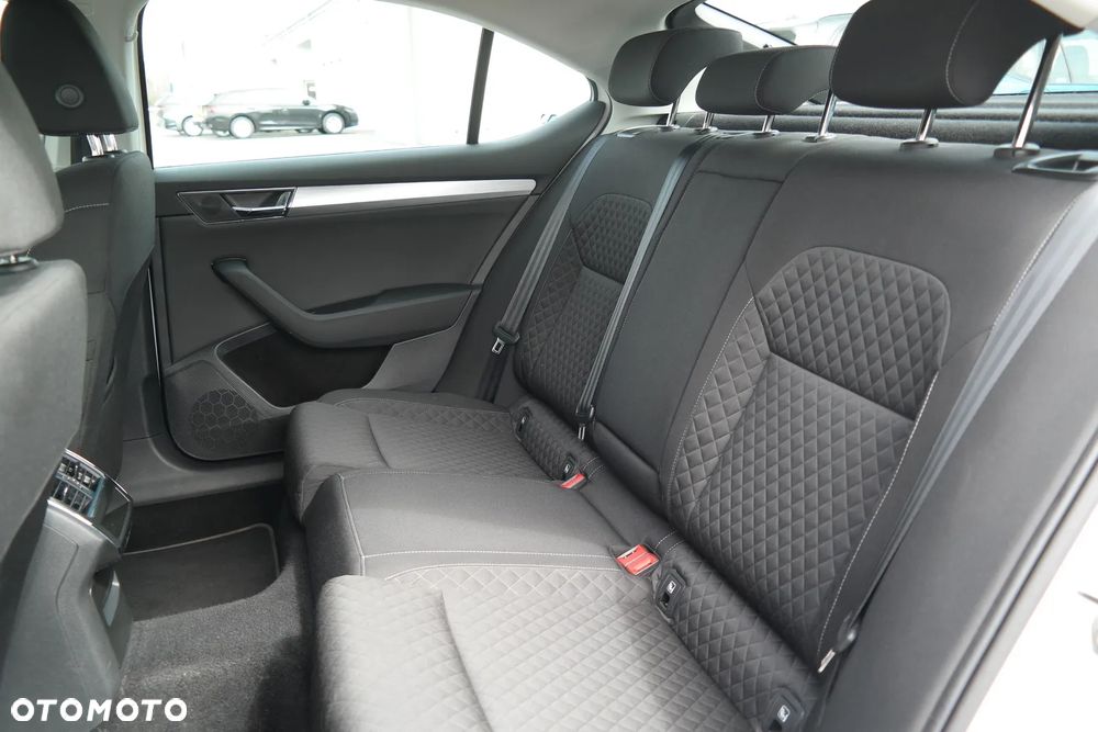 Skoda Superb 2.0 TSI Ambition DSG - 11