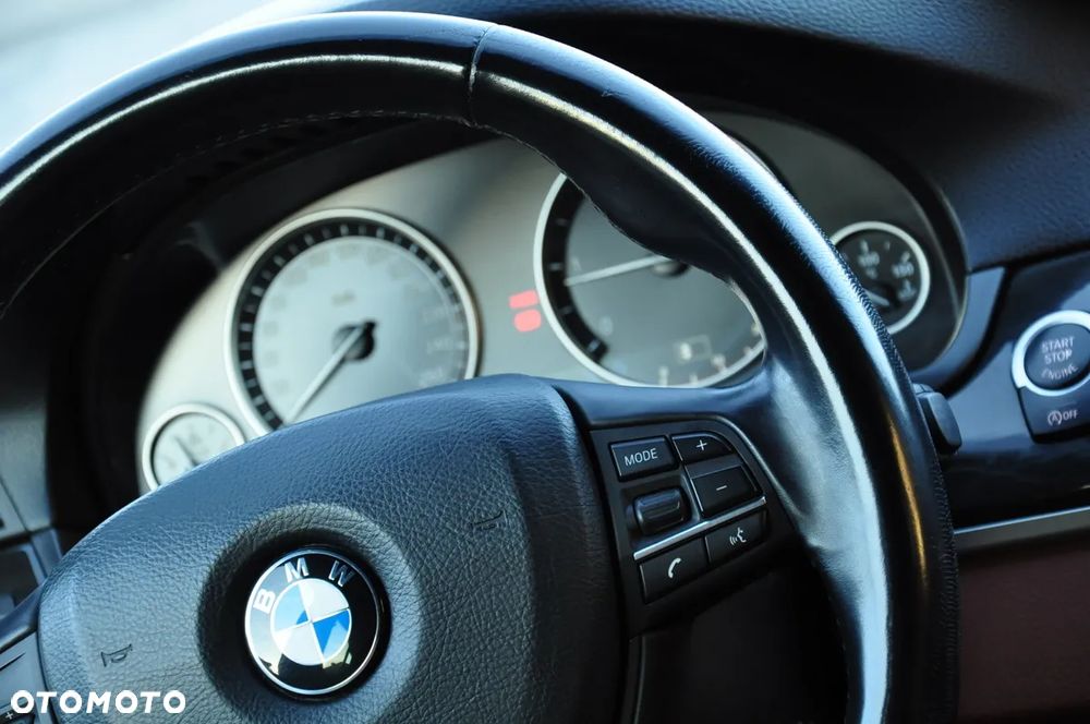 BMW Seria 5 520d Touring Luxury Line - 14